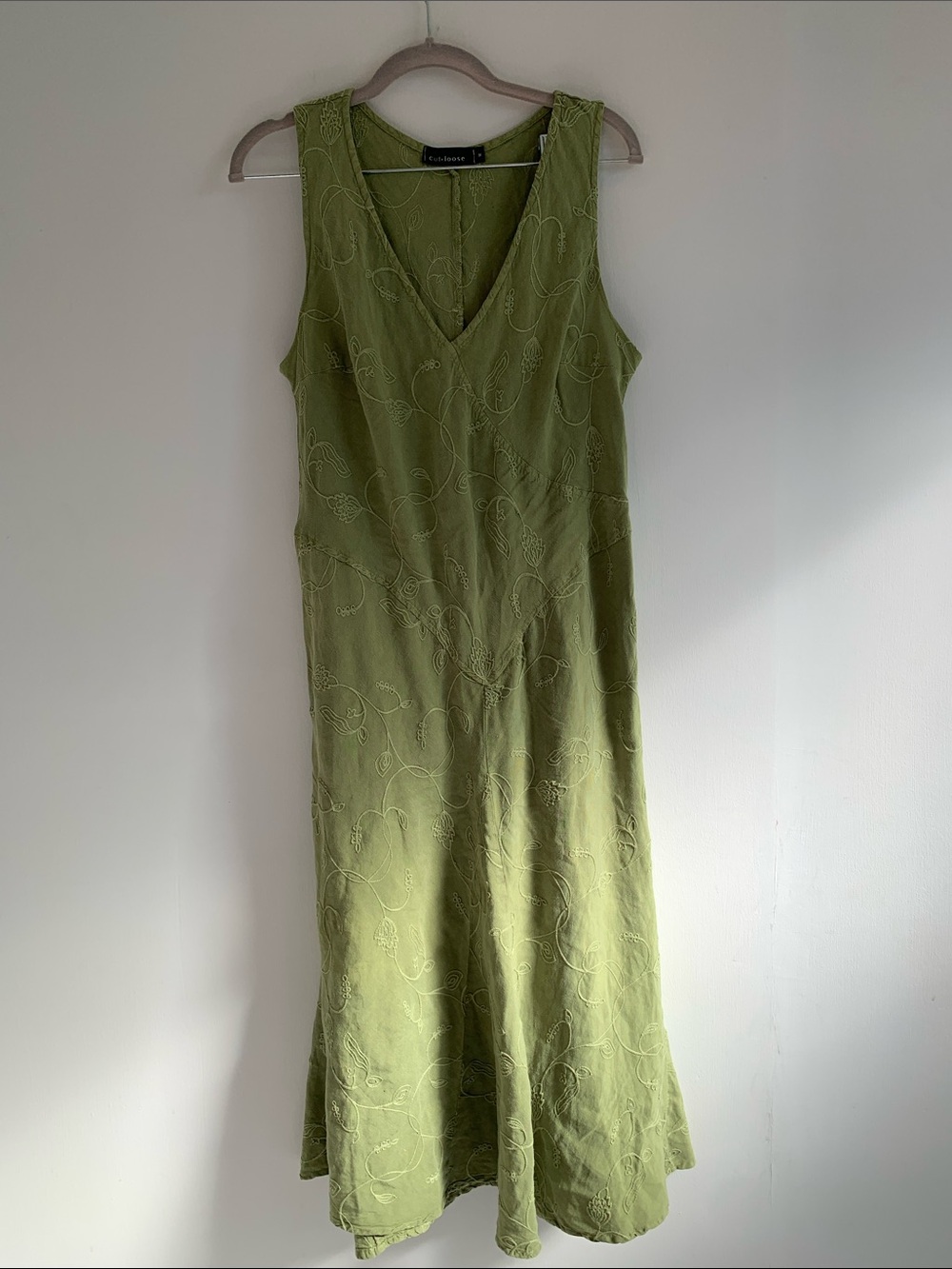 Cut - Loose  brand linen Sleeveless Olive Green Embroidered V-Neck Dress medium